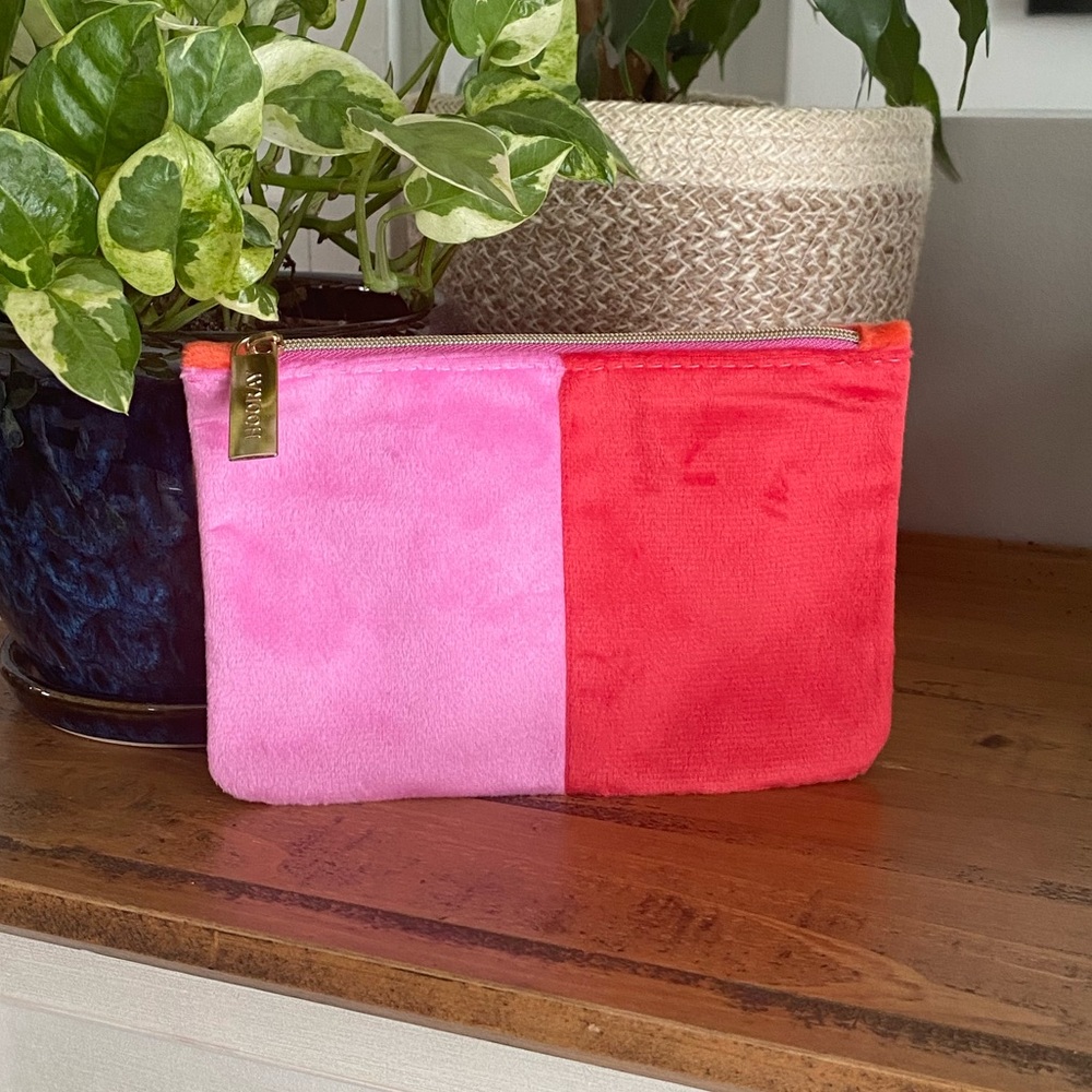 Ipsy bag - December 2022 Pink/Orange “Hooray”